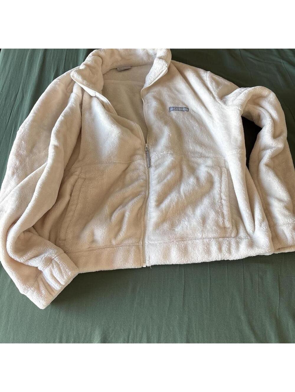 Columbia Sportswear Women's Cream sweatshirt